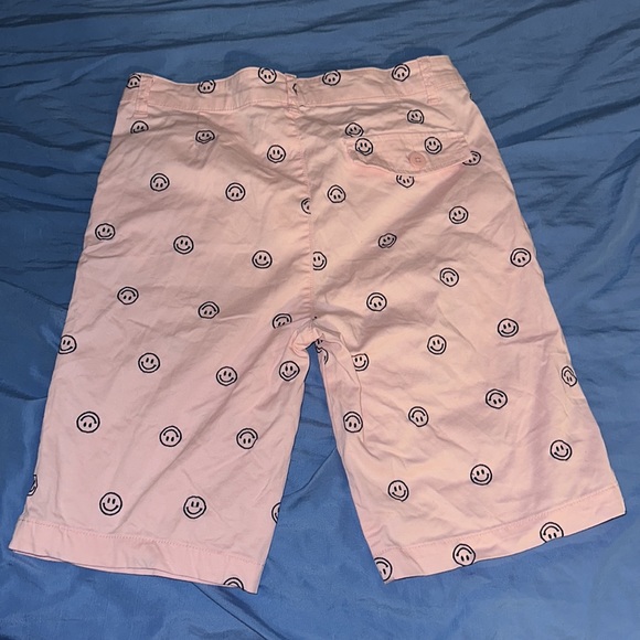 Pink smiley face shorts boys 16 - Picture 2 of 2